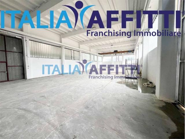 Locale Commerciale in affitto a Cepagatti, Abruzzo