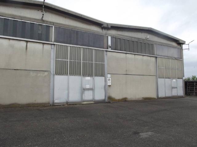 Locale Commerciale in affitto a Piemonte, Novara