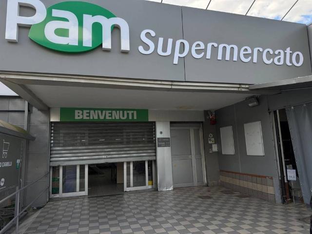 Locale Commerciale in vendita a Caravita, Cercola