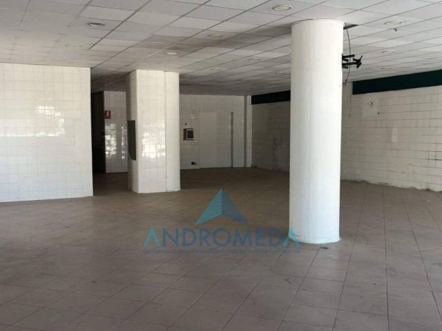 Locale Commerciale in affitto a Cercola, Campania