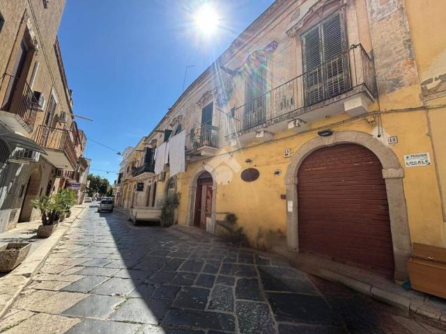 Locale Commerciale in affitto a Puglia, Foggia