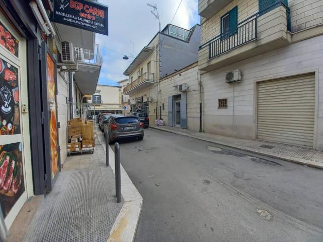 Locale Commerciale in affitto a Puglia, Foggia
