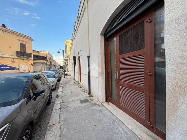 Locale Commerciale in affitto a Puglia, Foggia