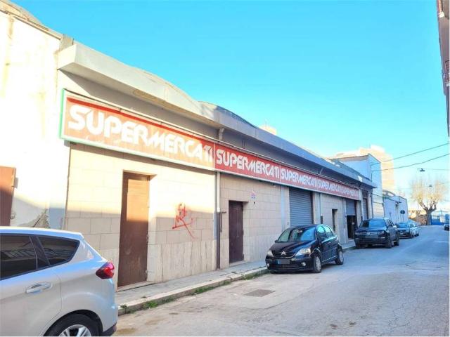 Locale Commerciale in affitto a Puglia, Foggia