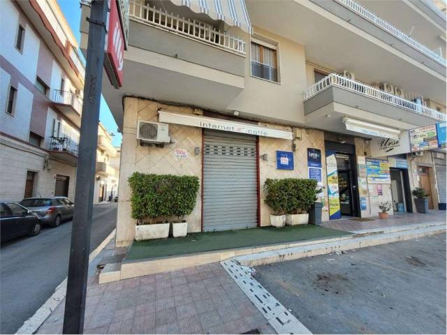 Locale Commerciale in affitto a Puglia, Foggia