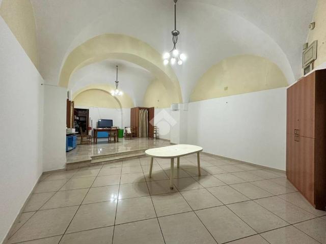 Locale Commerciale in affitto a Puglia, Foggia