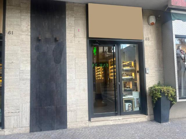 Locale Commerciale in affitto a Puglia, Foggia