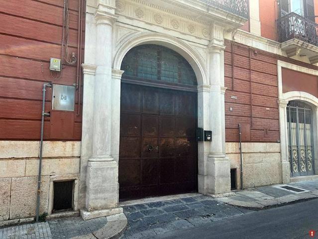 Locale Commerciale in affitto a Puglia, Foggia