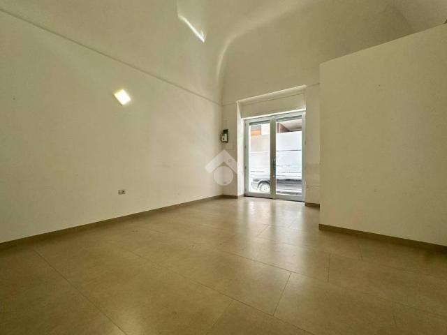 Locale Commerciale in affitto a Puglia, Foggia