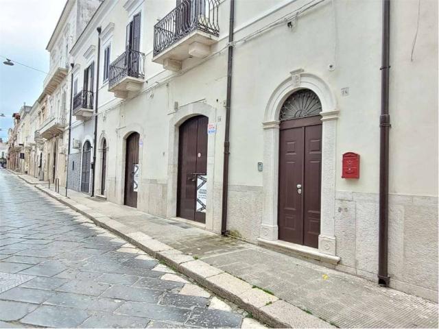 Locale Commerciale in affitto a Puglia, Foggia