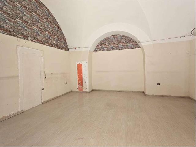 Locale Commerciale in affitto a Puglia, Foggia