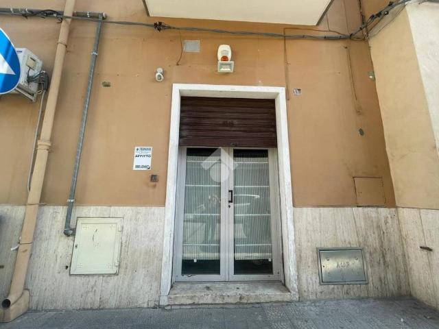 Locale Commerciale in affitto a Puglia, Foggia