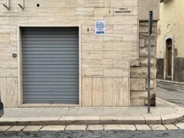 Locale Commerciale in affitto a Puglia, Foggia
