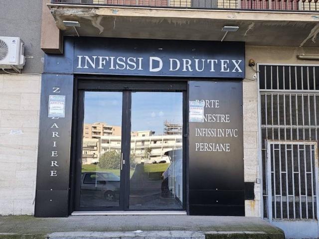 Locale Commerciale in affitto a Puglia, Foggia