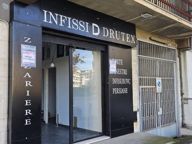 Locale Commerciale in affitto a Puglia, Foggia