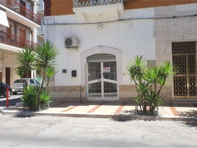 Locale Commerciale in affitto a Puglia, Foggia