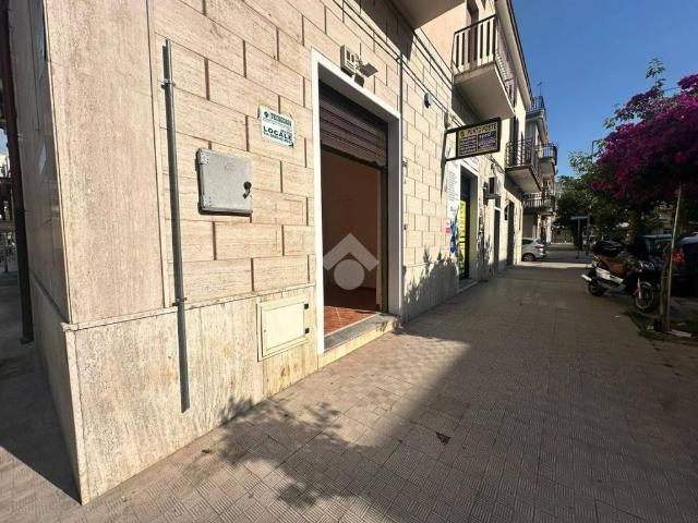 Locale Commerciale in affitto a Puglia, Foggia
