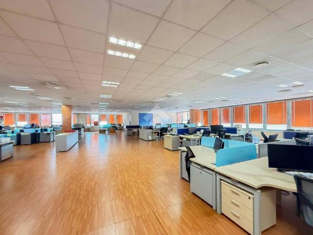 Locale Commerciale in affitto a Cernusco Sul Naviglio, Lombardia