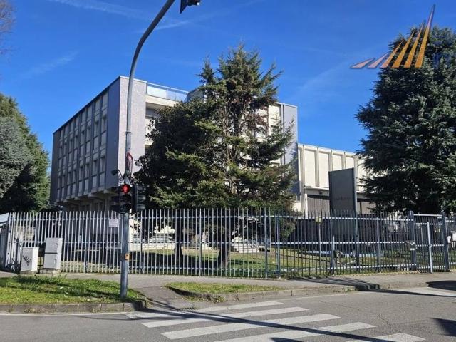 Locale Commerciale in affitto a Cernusco Sul Naviglio, Lombardia