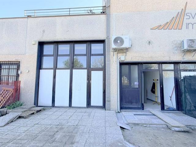 Locale Commerciale in affitto a Cernusco Sul Naviglio, Lombardia