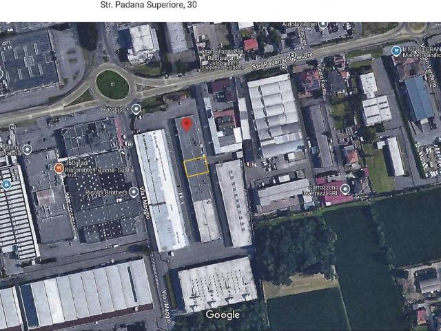 Locale Commerciale in affitto a Ronco, Cernusco Sul Naviglio
