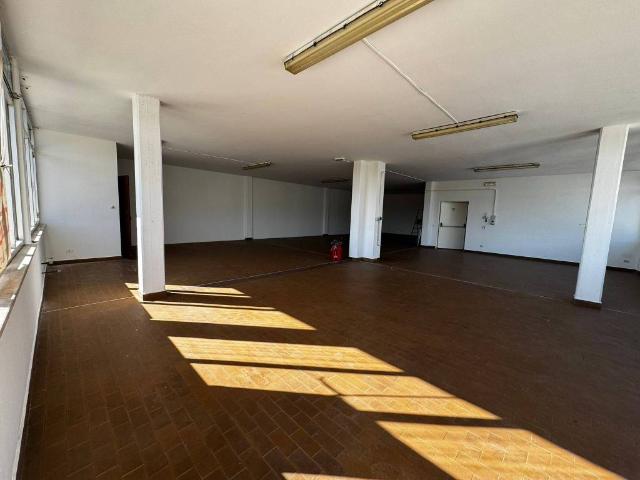 Locale Commerciale in affitto a Unione dei Comuni Circondario dell'Empolese Valdelsa, Cerreto Guidi
