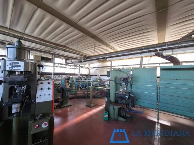 Locale Commerciale in affitto a Unione dei Comuni Circondario dell'Empolese Valdelsa, Cerreto Guidi