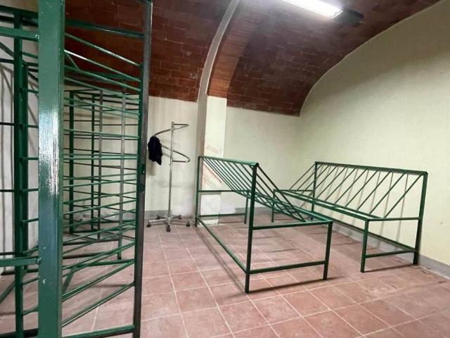 Locale Commerciale in affitto a Unione dei Comuni Circondario dell'Empolese Valdelsa, Lucardo