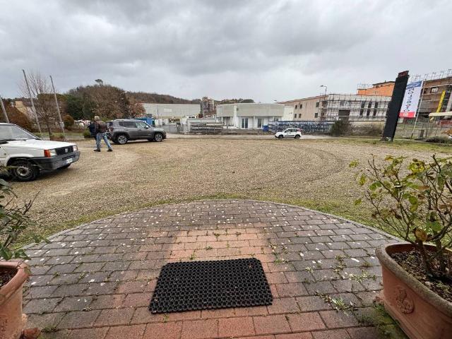 Locale Commerciale in affitto a Unione dei Comuni Circondario dell'Empolese Valdelsa, Lucardo
