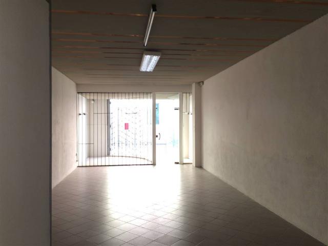 Locale Commerciale in affitto a Unione dei Comuni Circondario dell'Empolese Valdelsa, Lucardo