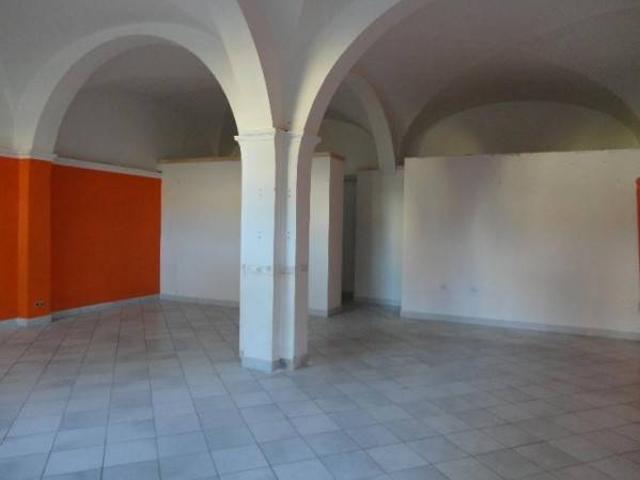 Locale Commerciale in affitto a Unione dei Comuni Circondario dell'Empolese Valdelsa, Lucardo