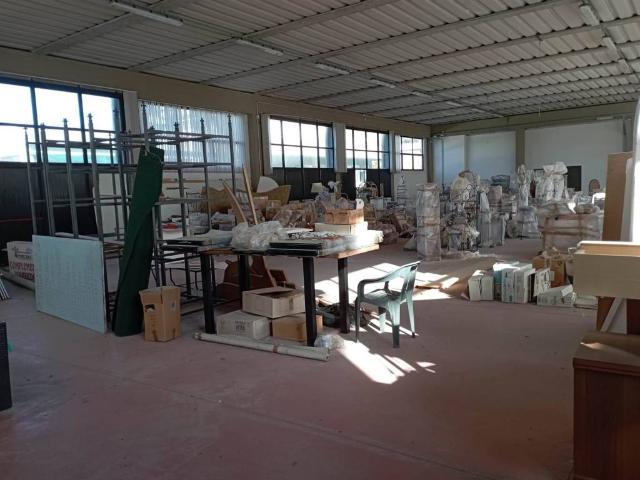 Locale Commerciale in affitto a Unione dei Comuni Circondario dell'Empolese Valdelsa, Lucardo