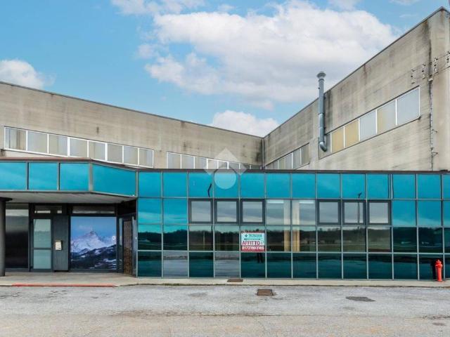 Locale Commerciale in affitto a Piemonte, Cuneo
