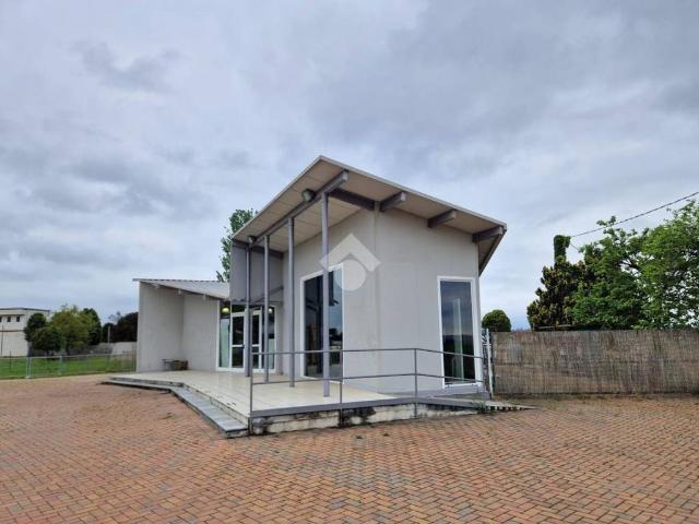 Locale Commerciale in affitto a Piemonte, Cuneo