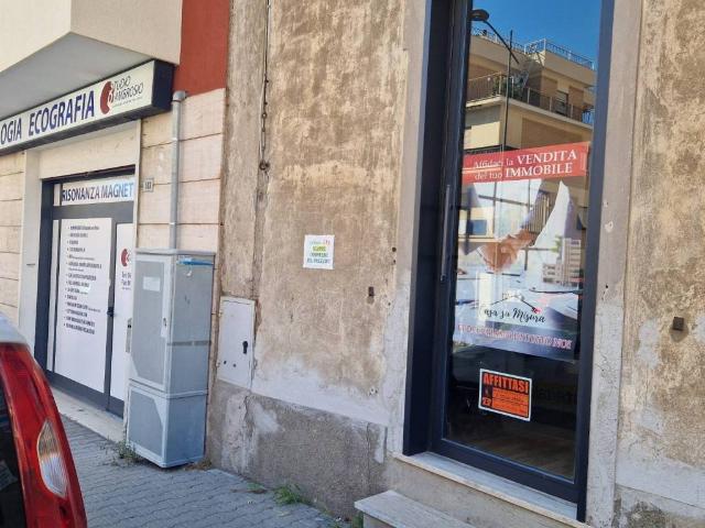 Locale Commerciale in affitto a Vigna della Casa, Roma Capitale