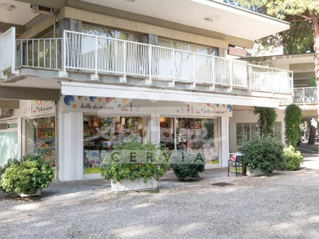 Locale Commerciale in affitto a Milano Marittima, Cervia