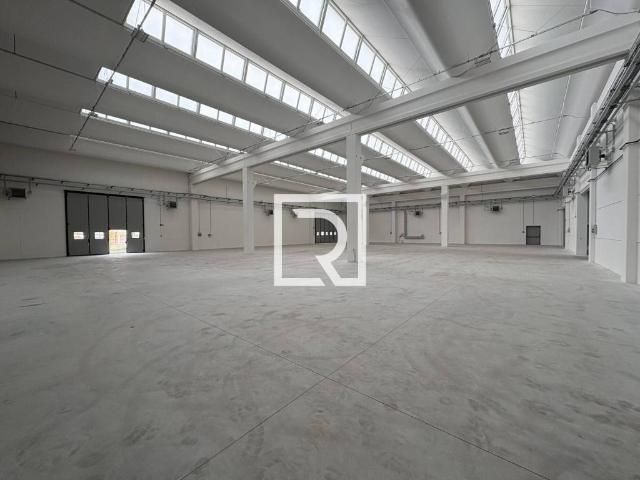 Locale Commerciale in affitto a Cervia, Reggio Emilia