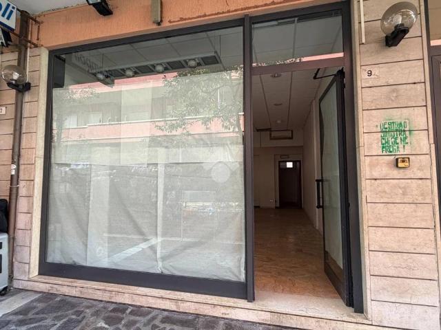 Locale Commerciale in affitto a Cervia, Reggio Emilia