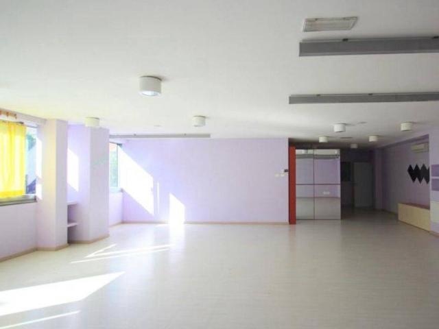 Locale Commerciale in vendita a Cervia, Reggio Emilia
