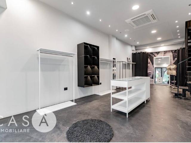 Locale Commerciale in affitto a Milano Marittima, Cervia