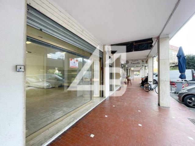 Locale Commerciale in affitto a Cervignano Del Friuli, Friuli-Venezia Giulia
