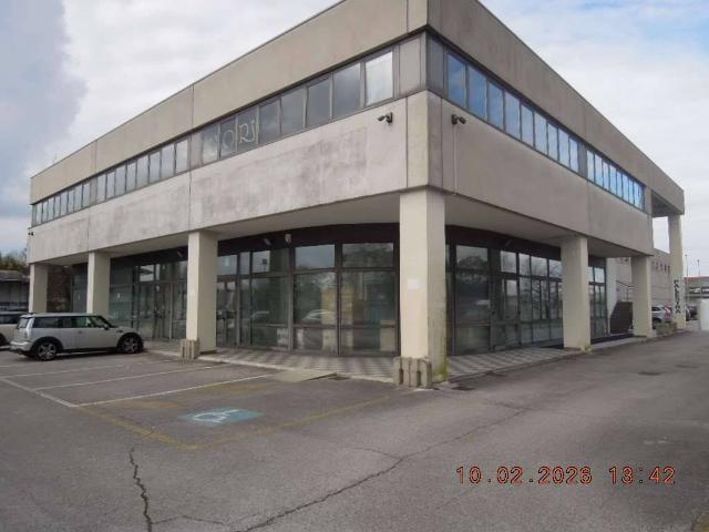 Locale Commerciale in affitto a Muscoli, Cervignano Del Friuli