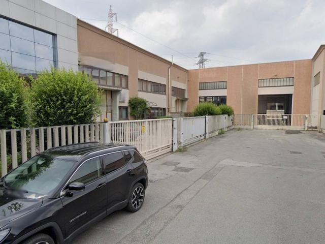 Locale Commerciale in affitto a Molinello, Cesano Maderno