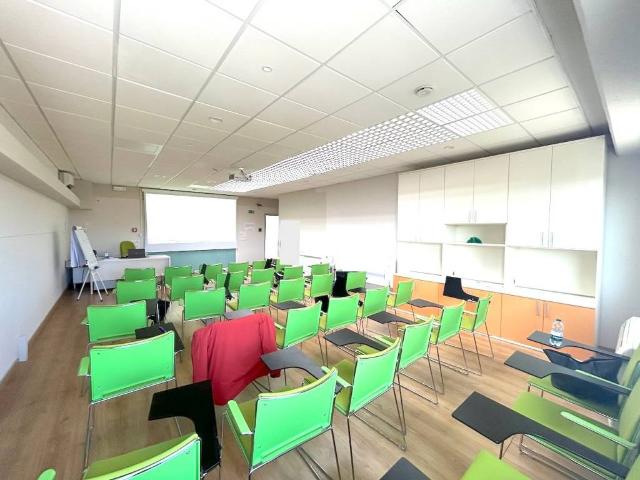 Locale Commerciale in affitto a Unione dei comuni Valle del Savio, Cesenà