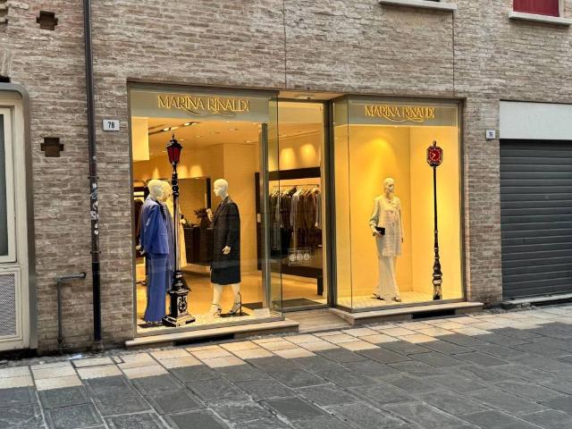 Locale Commerciale in affitto a Unione dei comuni Valle del Savio, Cesenà