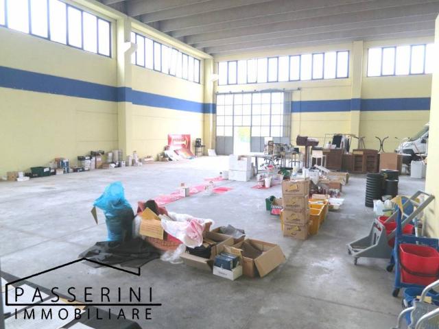 Locale Commerciale in affitto a Unione dei comuni Valle del Savio, Cesenà