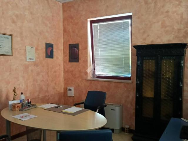 Locale Commerciale in affitto a Unione dei comuni Valle del Savio, Cesenà