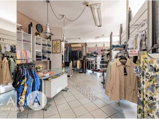 Locale Commerciale in affitto a Unione dei comuni Valle del Savio, Cesenà