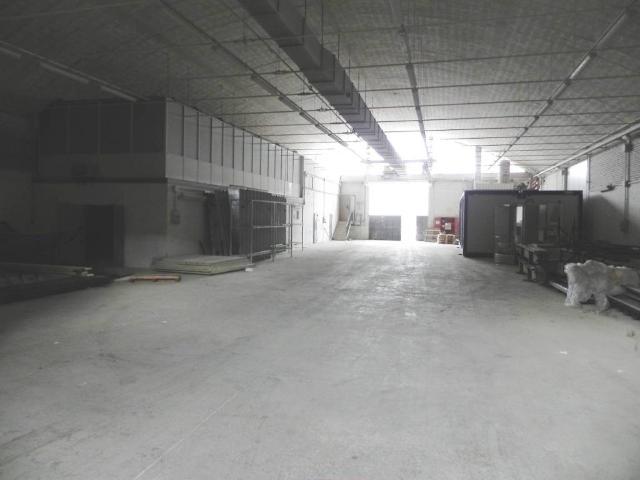 Locale Commerciale in affitto a Unione dei comuni Valle del Savio, Cesenà