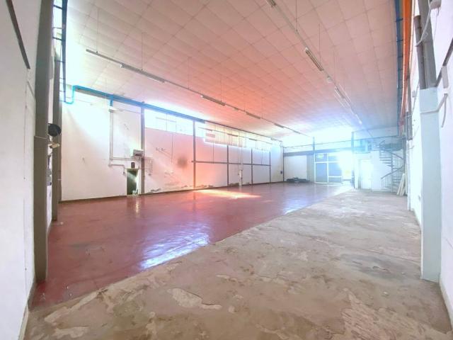 Locale Commerciale in affitto a Unione dei comuni Valle del Savio, Cesenà